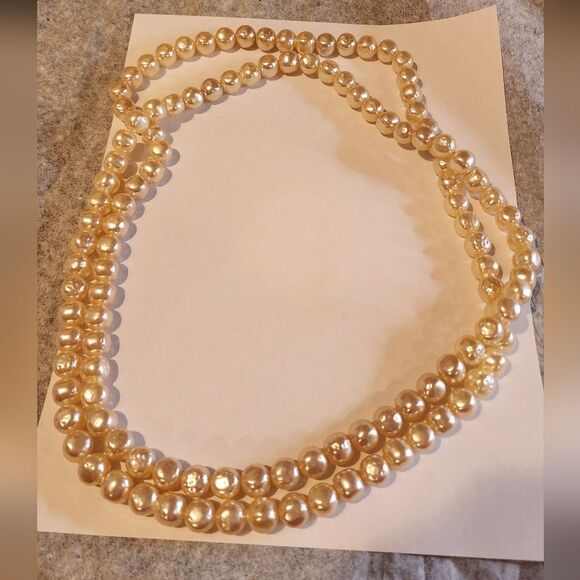 Jewelry - Vintage faux pearl extra long necklace
